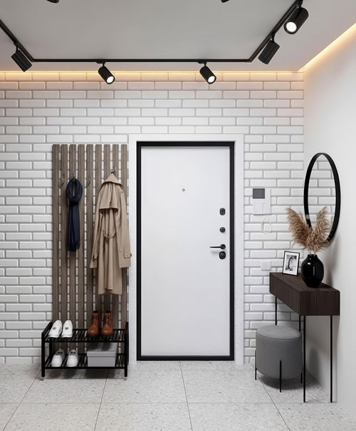 Стальная дверь белого цвета