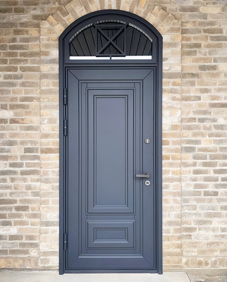 Дверь с арочной фрамугой Дверь с арочной фрамугой