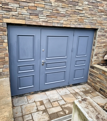 Металлобагетная нестандартная дверь